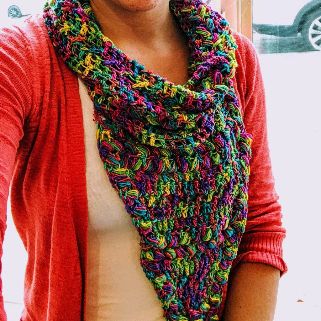 Darn Good Yarn Darn Good Yarn Rainbow Meadows Cowl Crochet Kit — construction detail