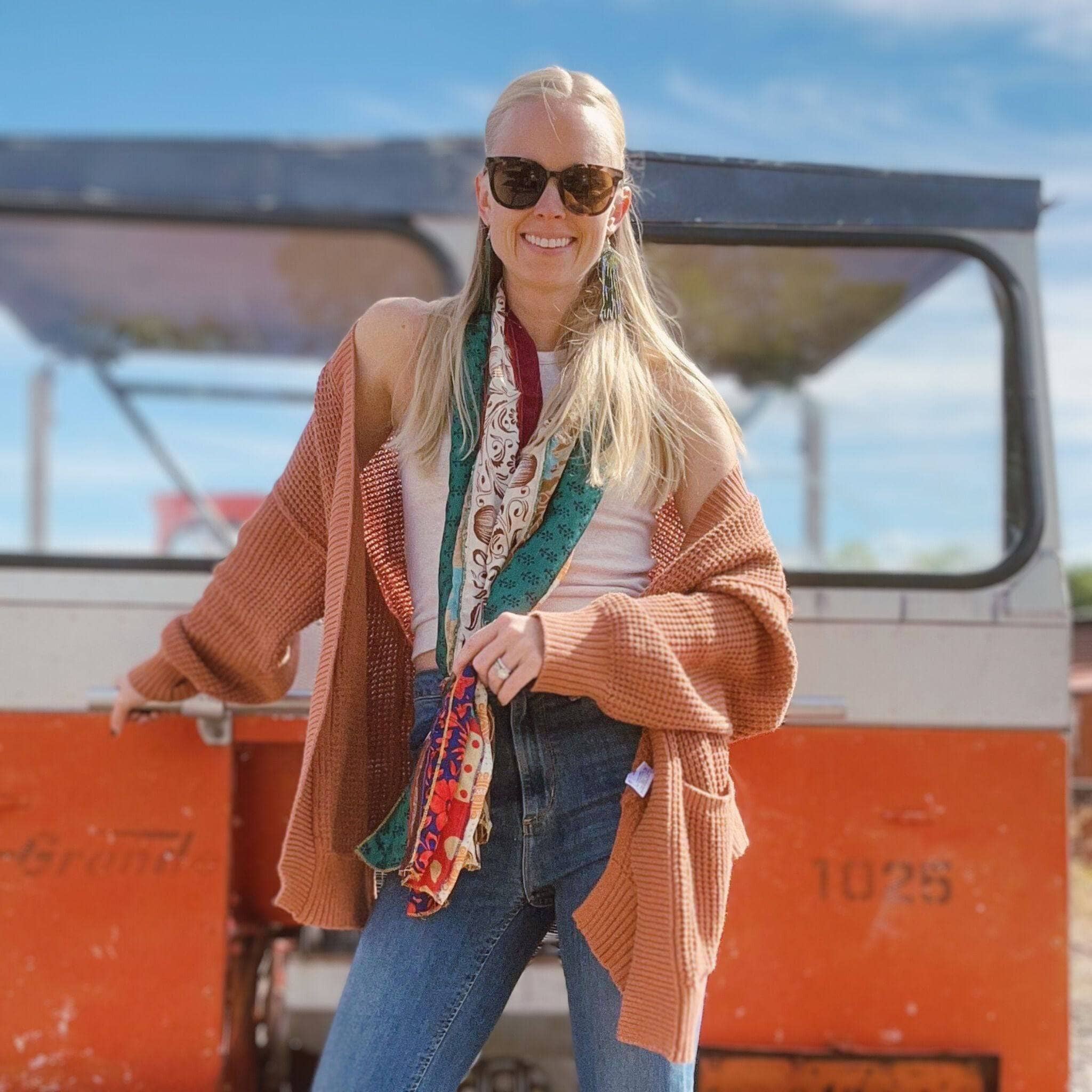 Darn Good Yarn The Original Medley Scarf. ♻️ Made from Sari Magic — construction detail