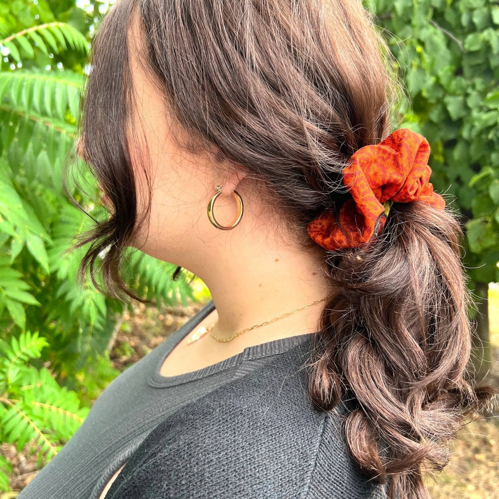 Darn Good Yarn Colorful Reclaimed Sari Scrunchies 5-Pack — Darn Good Yarn branding close-up