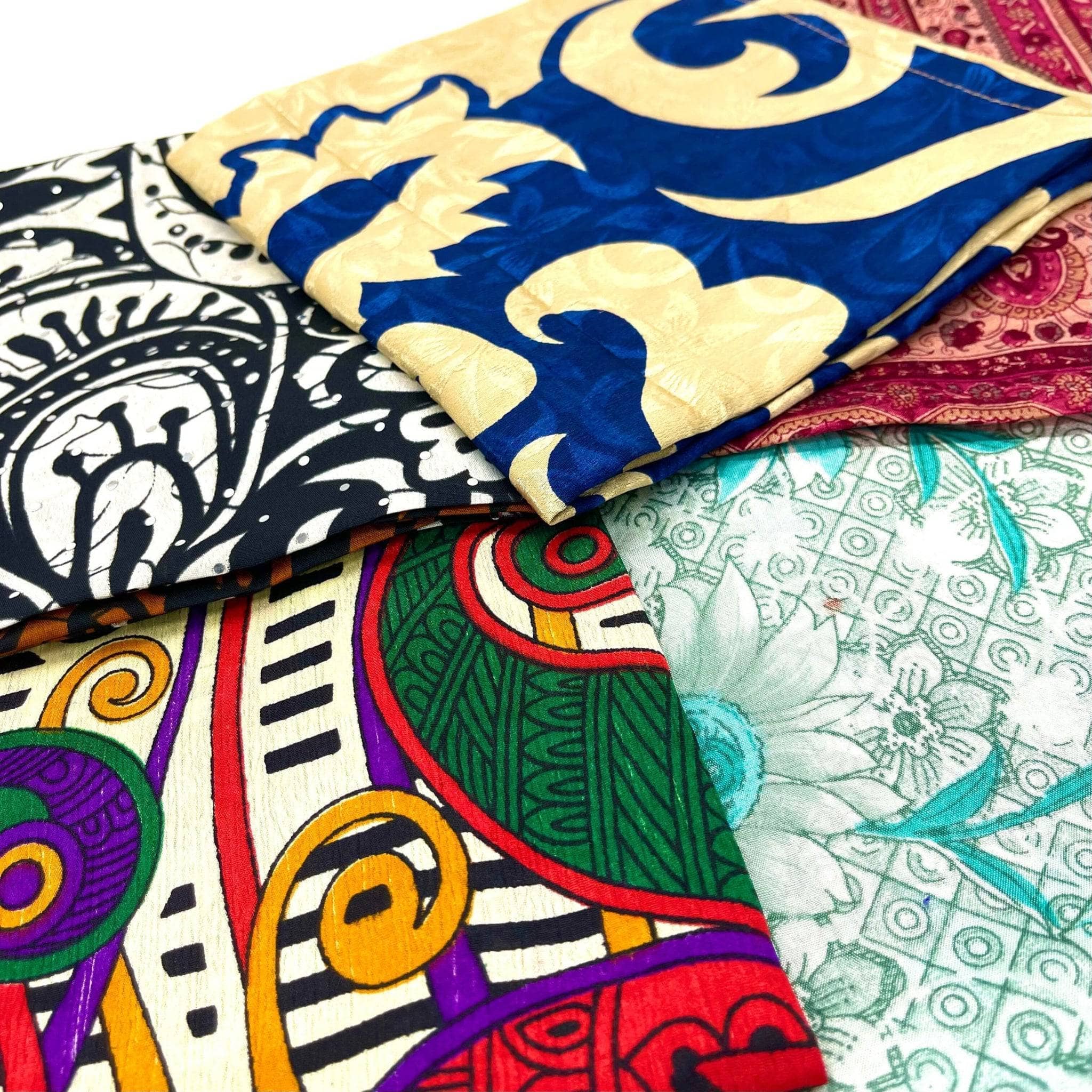 Darn Good Yarn Darn Good Yarn Reusable Sari Silk Gift Wrap - 5-pack — detail shot 10