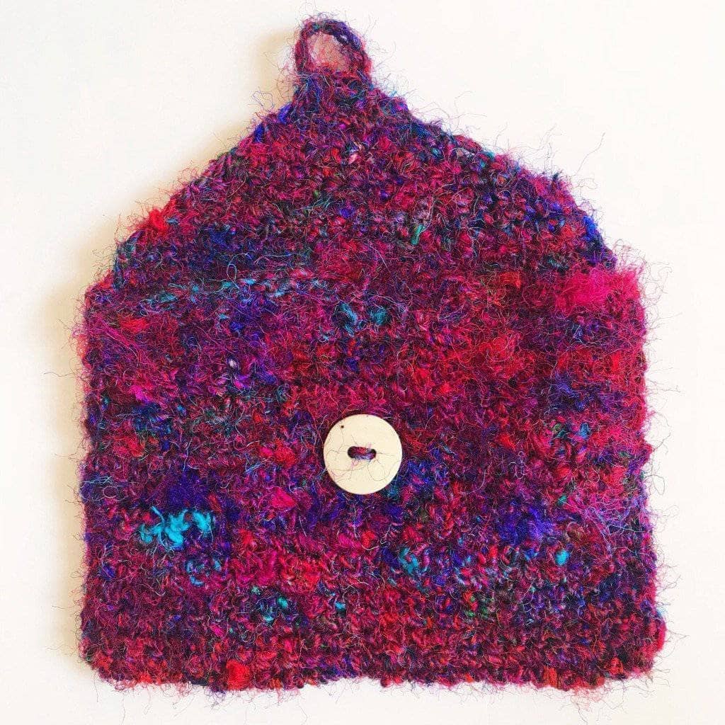 Darn Good Yarn Darn Good Yarn Sari Not Sorry Clutch Crochet Kit — lifestyle worn / used context