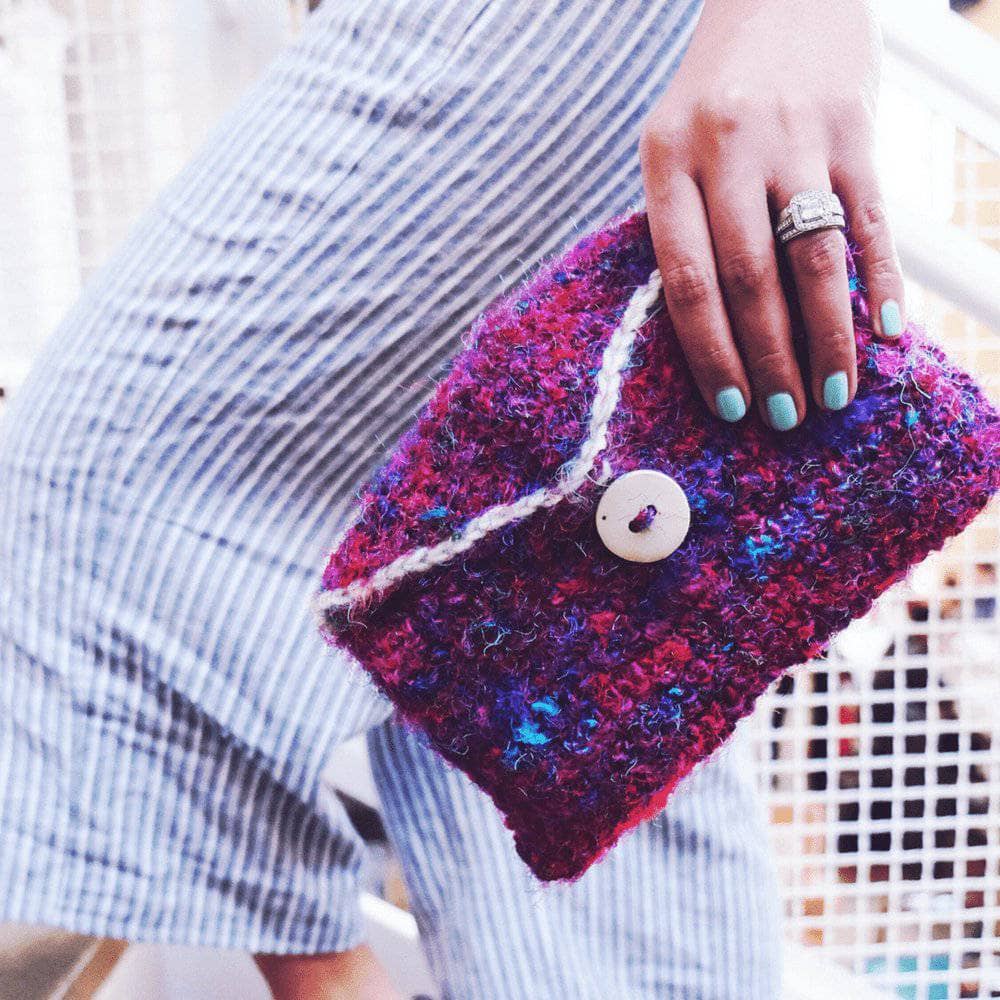 Darn Good Yarn Darn Good Yarn Sari Not Sorry Clutch Crochet Kit — main product shot