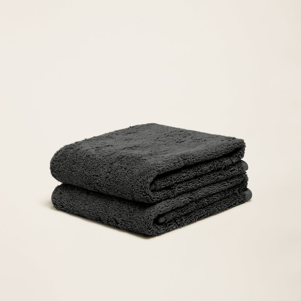 Italic Ultraplush Australian Cotton Towels — product on model