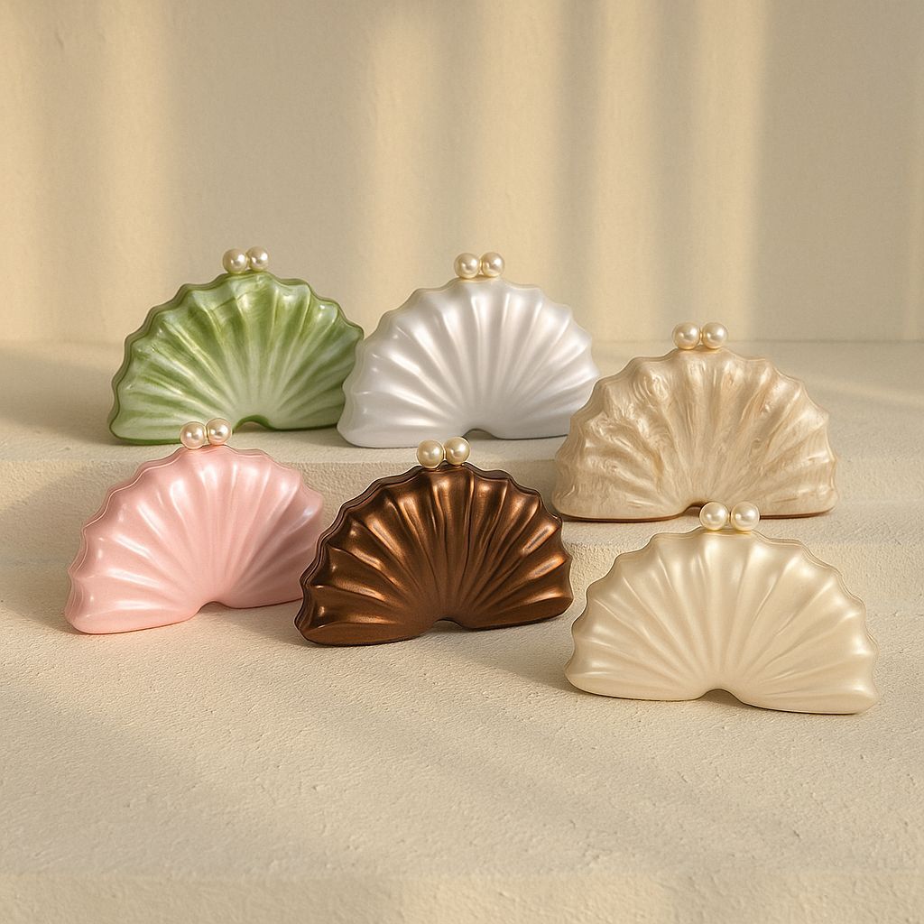 Mariam's Collection Mariam's Collection Shell Acrylic Clutch Evening Bag (MAC300) — construction detail