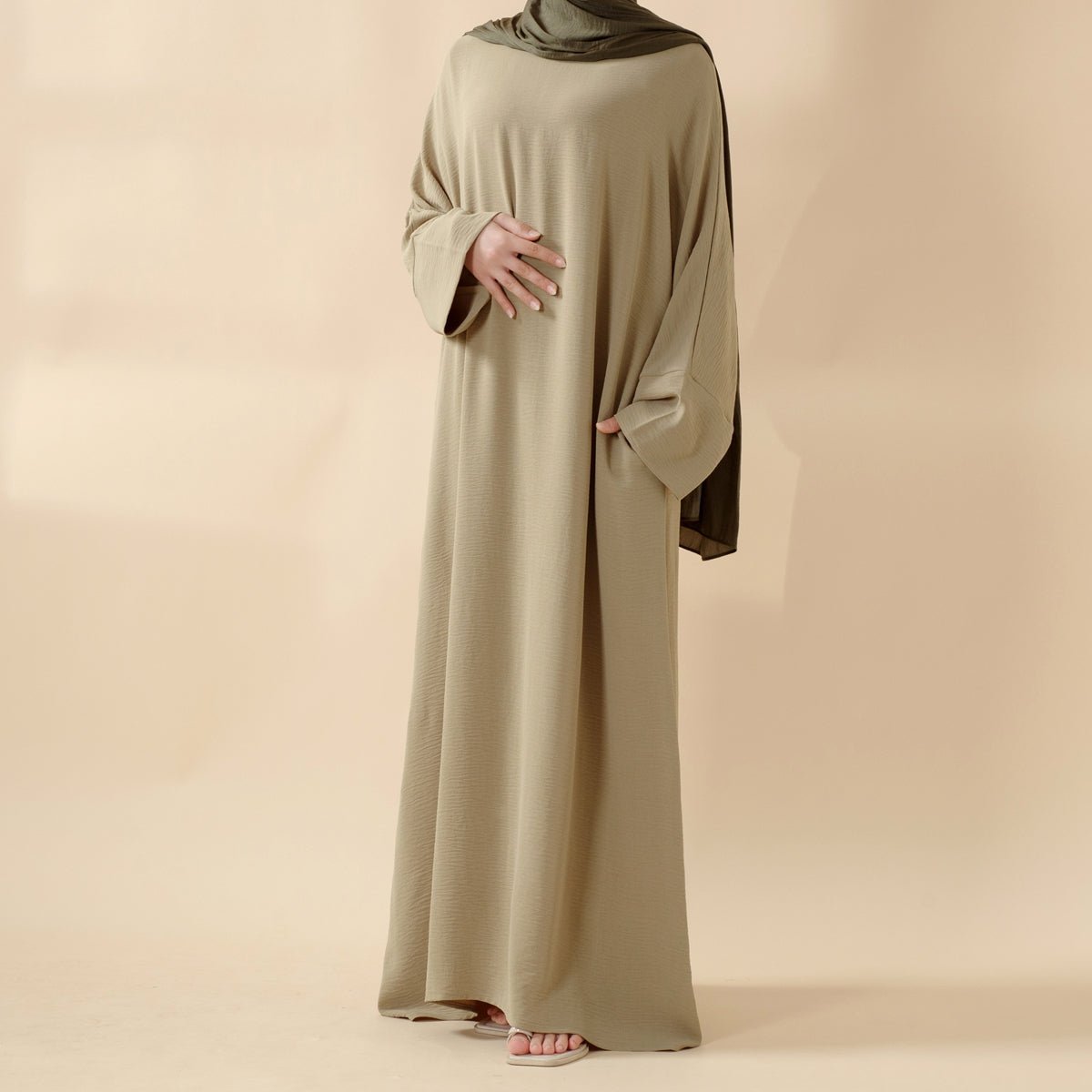 Mariam's Collection Simple Vintage Pleated Abaya (MA042) — main product shot