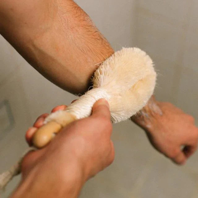 Pretty farm girl Sisal Exfoliating Dry Brush — lifestyle context