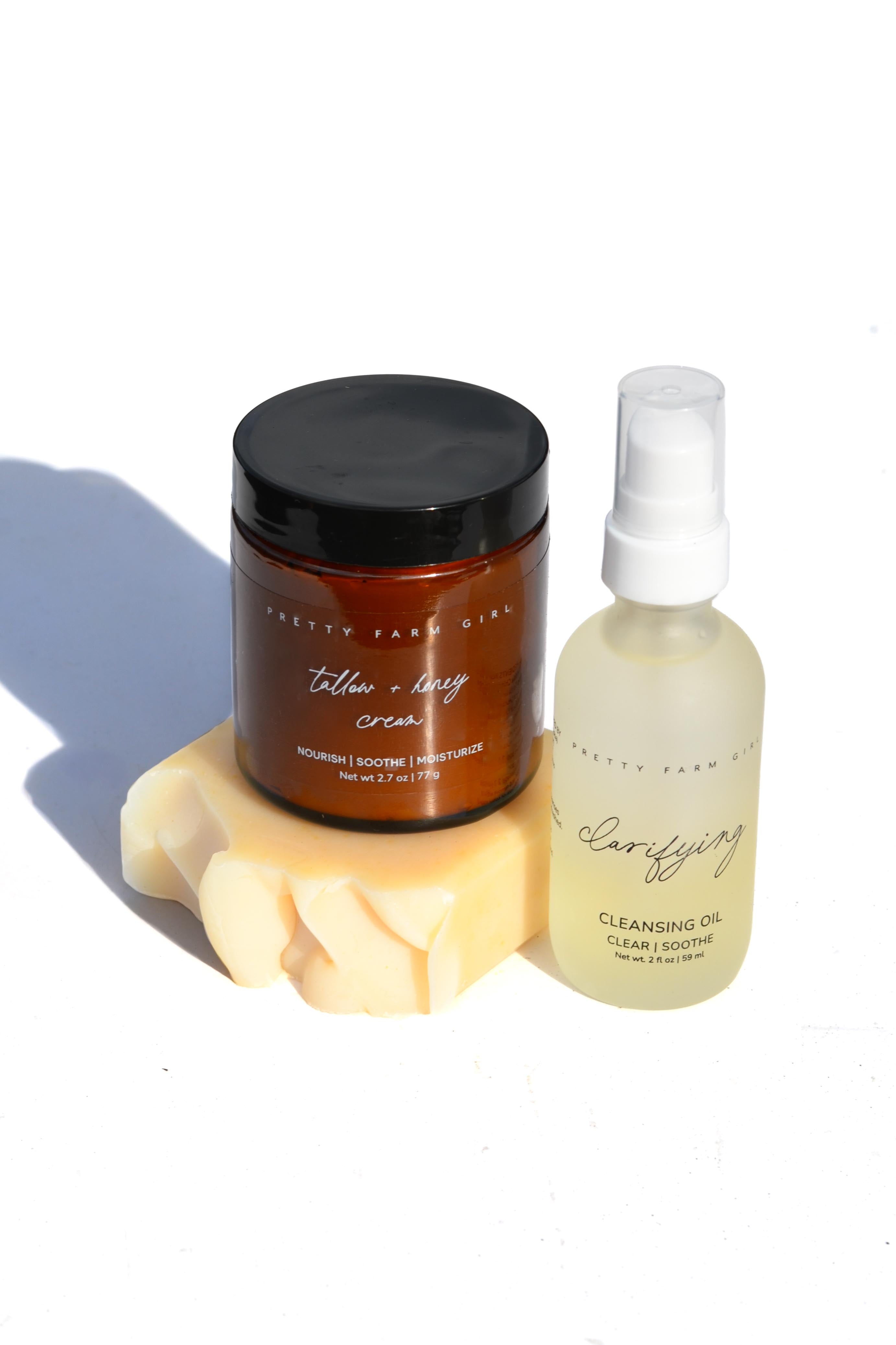 Pretty farm girl Double Cleansing Kit: Soothing — side view