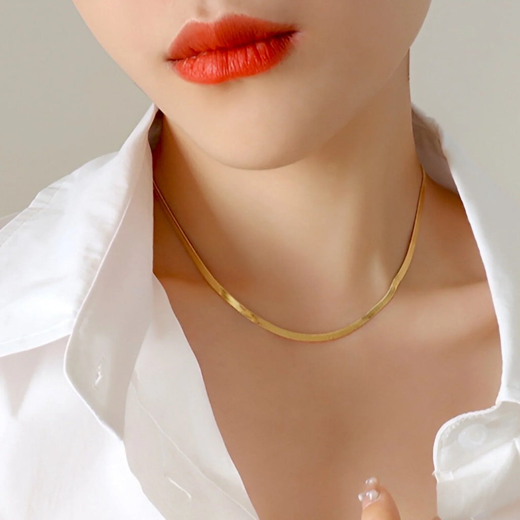 SORI STYLE Herringbone Snake Chain Necklace - Flat Statement Choker Jewelry — side view