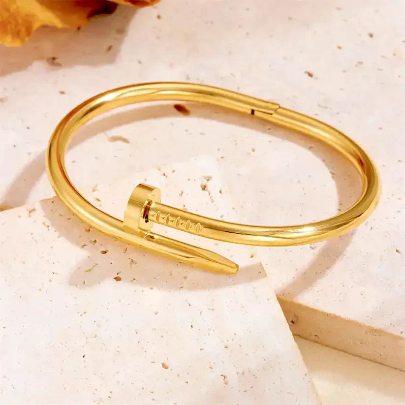 SORI STYLE Elegant Nail Bracelet -Minimalist Screw Bangle Jewelry — detail close-up