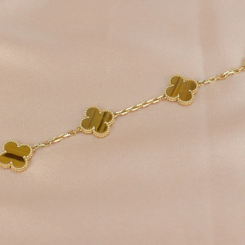 SORI STYLE Tiger Eye Clover Bracelet — alternative angle
