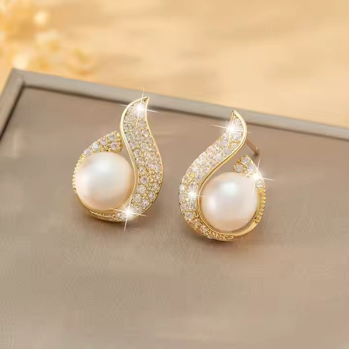 SORI STYLE Elegant Teardrop Stud Pearl Earrings — side view