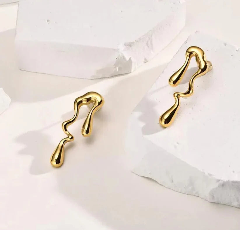 SORI STYLE Bold Waterdrop Statement Earring — side view