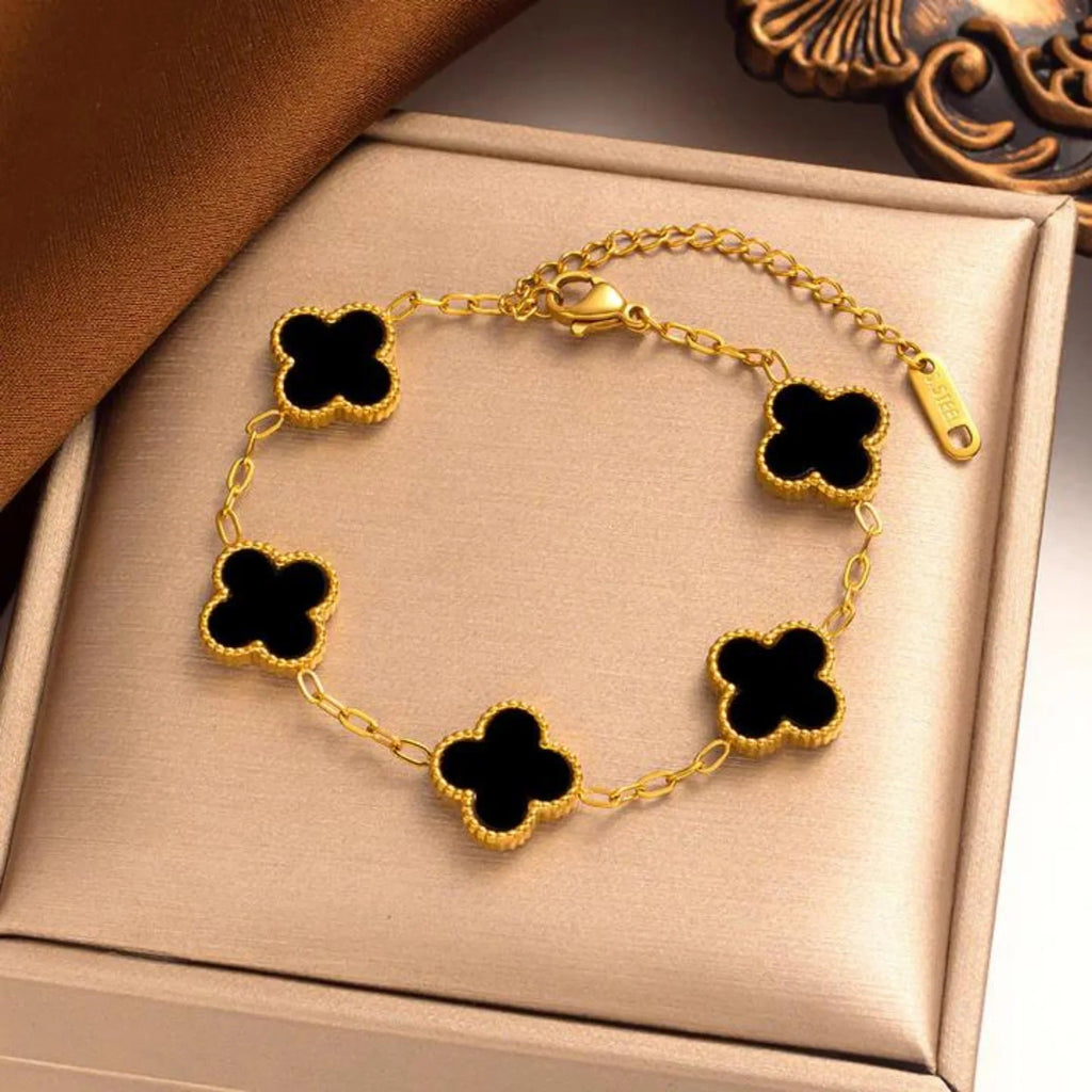 SORI STYLE Black Four Leaf Clover Bracelet — side view