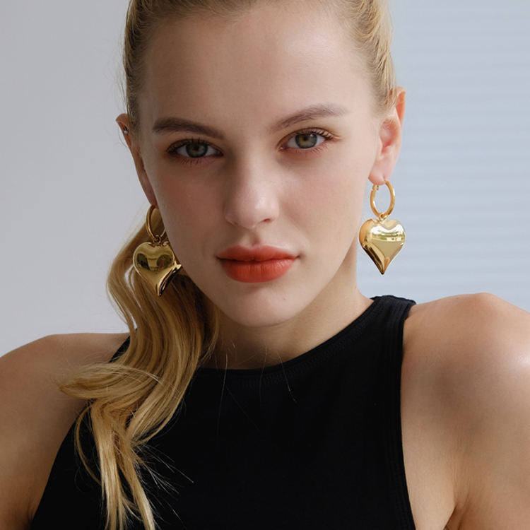 SORI STYLE Chunky Heart Hoop Earrings — alternative angle