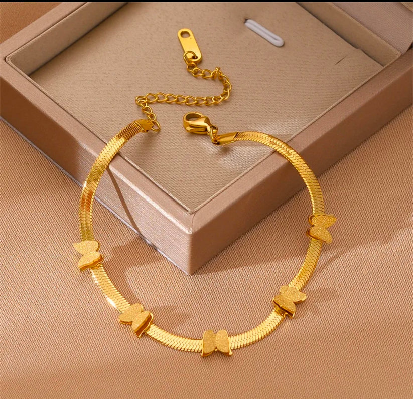 SORI STYLE Elegant Butterfly Charm Bracelet — back view