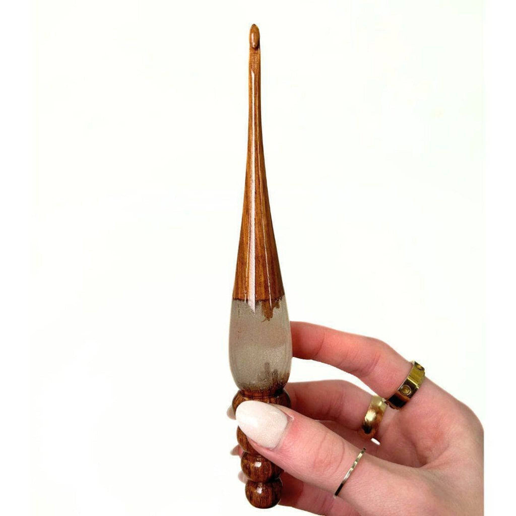 Darn Good Yarn Sparkle Rosewood Crochet Hook — detail shot 6