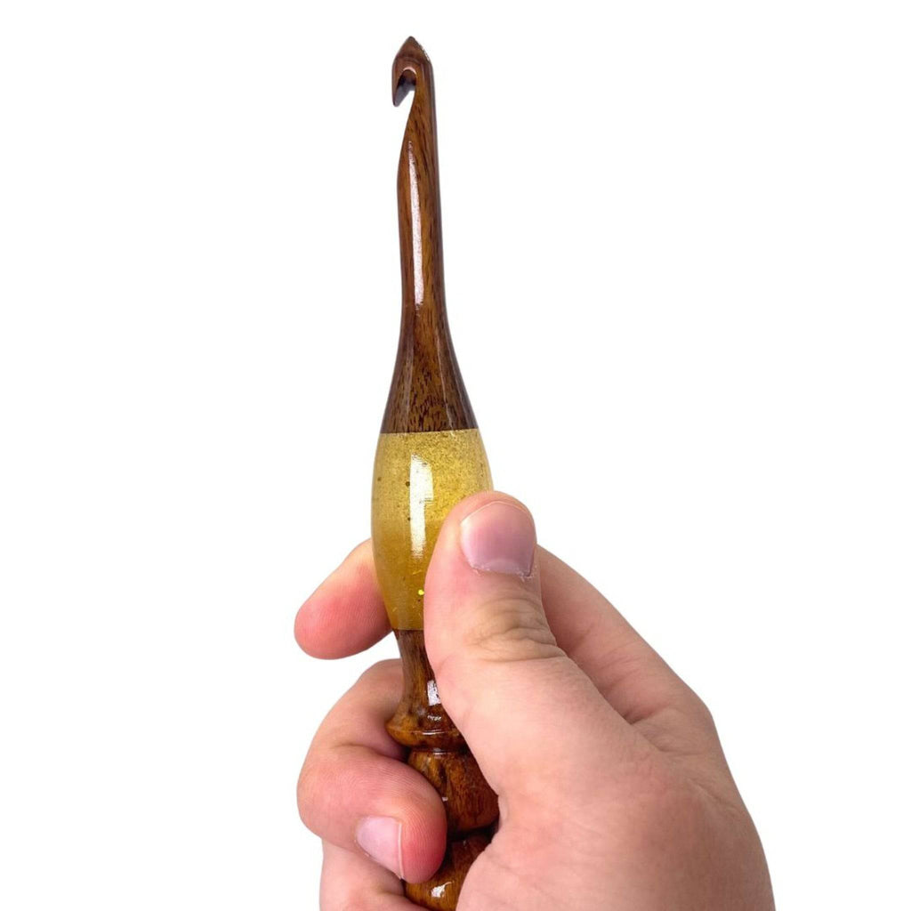 Darn Good Yarn Sparkle Rosewood Crochet Hook — detail shot 7