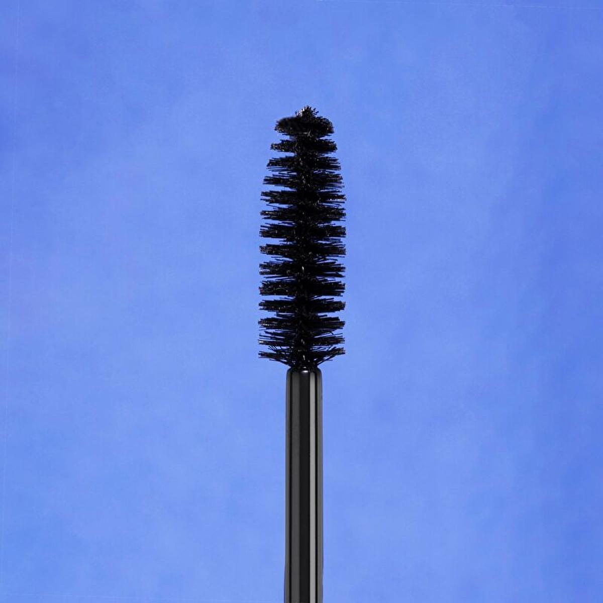 theBalm Big Fan Mascara: Maximizing Volume & Definition, Long-Lasting Formula with Carnauba Wax for Bolder, Thicker Lashes All Day.