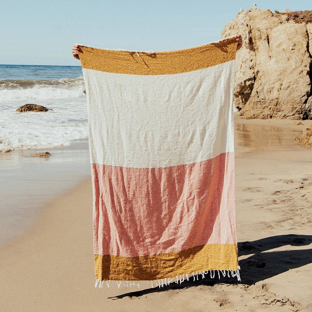 WONENA Sundream Sunrise - Sustainable Recycled Throw Blanket — main product shot