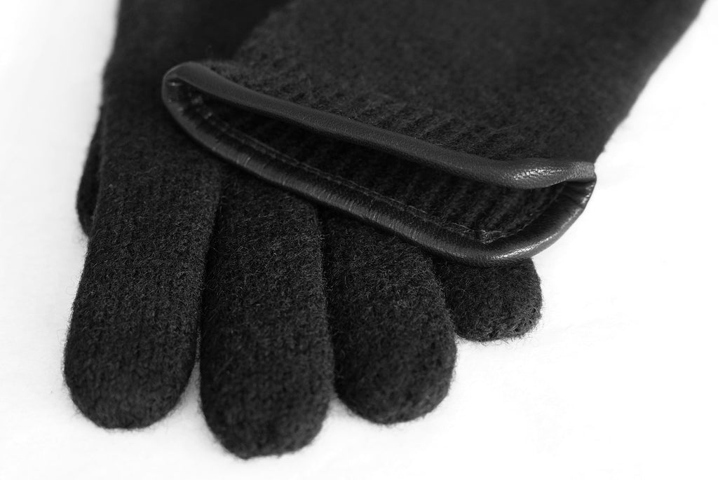 tittimitti tittimitti® 100% Virgin Wool Unisex Gloves with Genuine Leather Trim. OEKO-TEX Standard 100 — lifestyle context