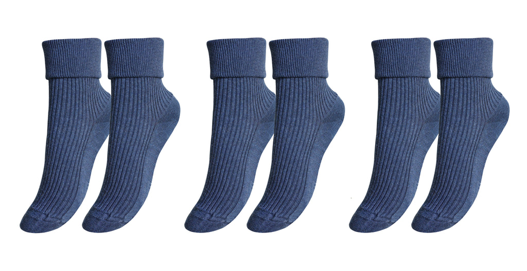 tittimitti tittimitti® 100% Organic Combed Cotton Luxury Women's Socks 3-Pack. Made in Italy. — flat-lay composition