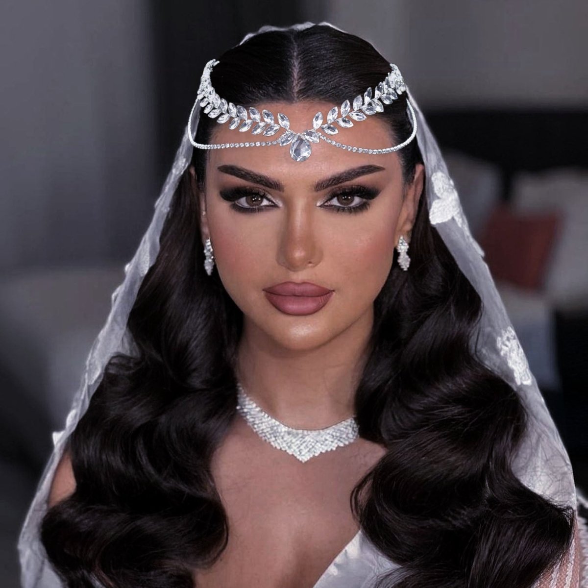 Mariam's Collection Versatile Glistening Teardrop Crystal Forehead Chain Hair Accessory (MAC331) — construction detail
