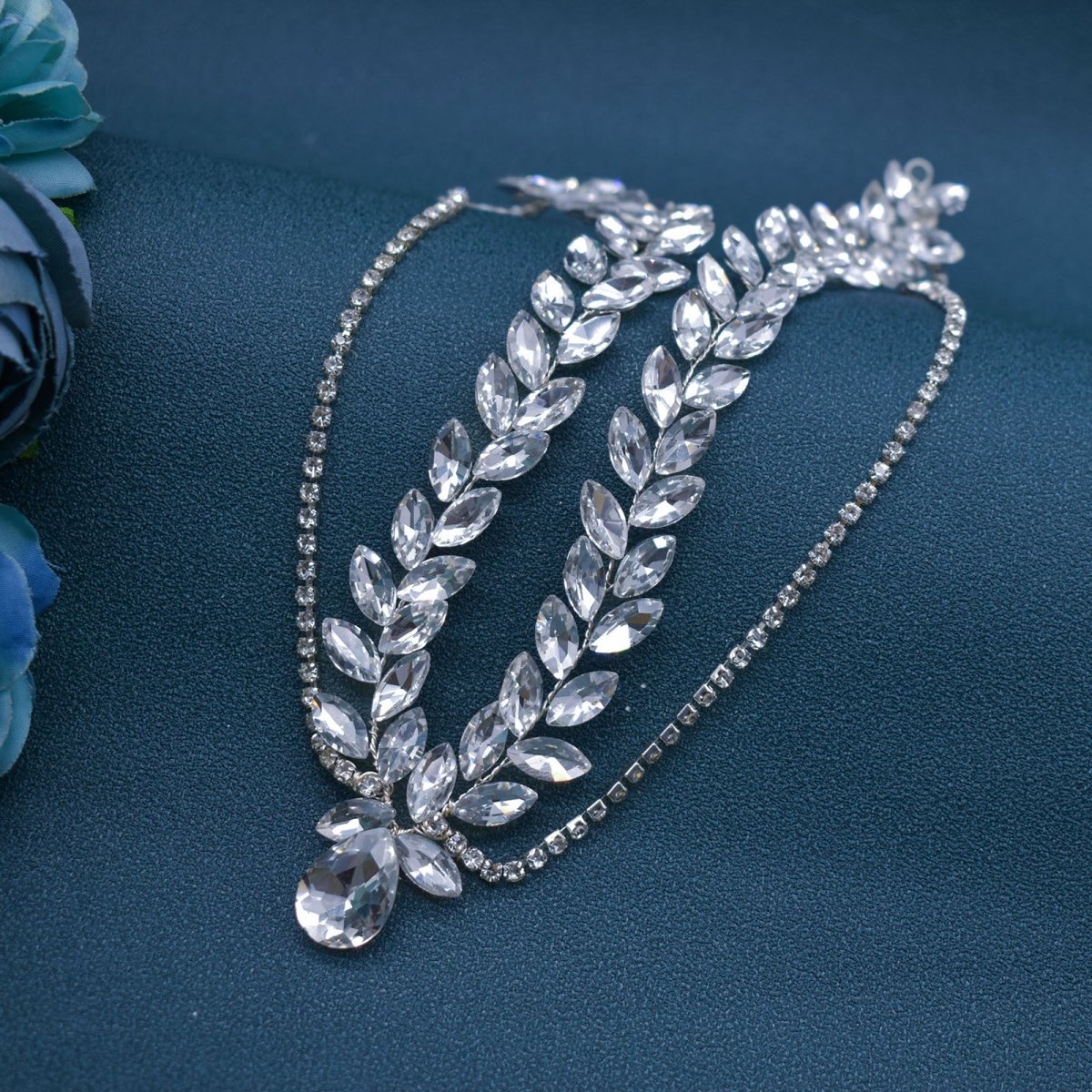 Mariam's Collection Versatile Glistening Teardrop Crystal Forehead Chain Hair Accessory (MAC331) — comparison shot