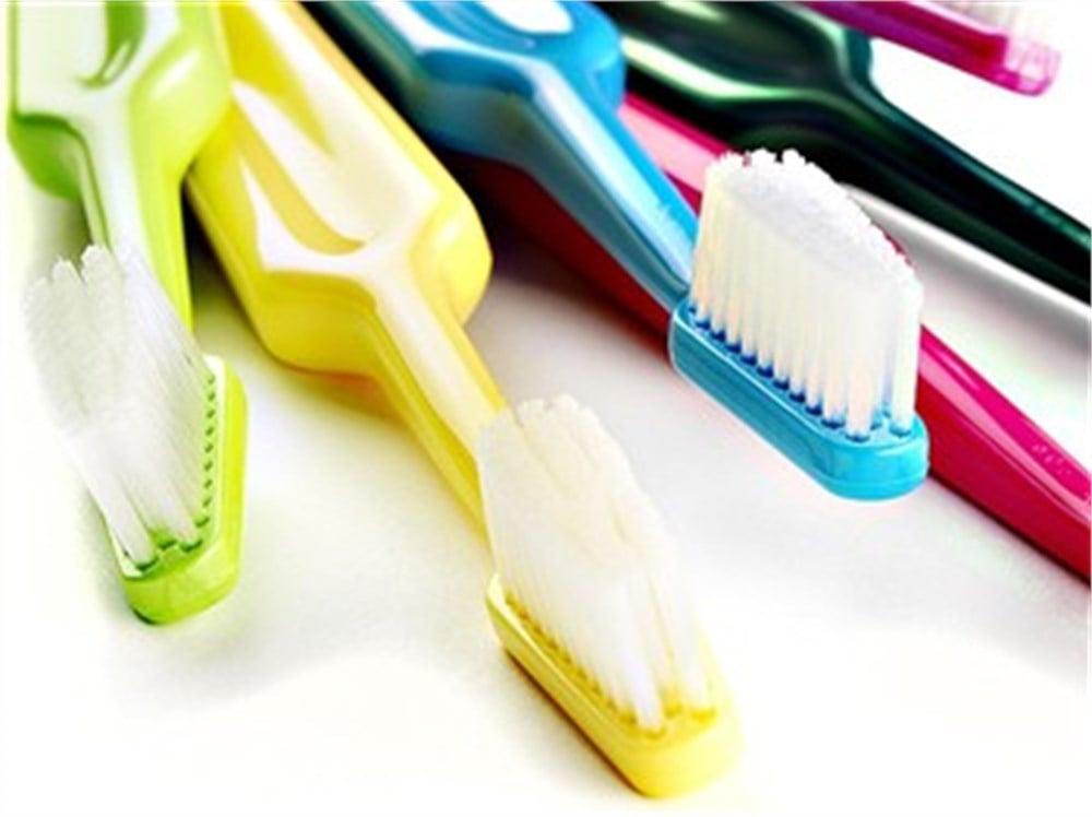 TePe Select Manual Toothbrush with Adjustable Head for Gentle Oral Care - Effective Brushing, Ergonomic Handle, Medium Soft Bristles