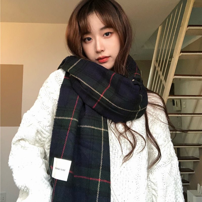 Mariam's Collection Warm Versatile Soft Plaid Scarf with Fringe (MAC333) — construction detail