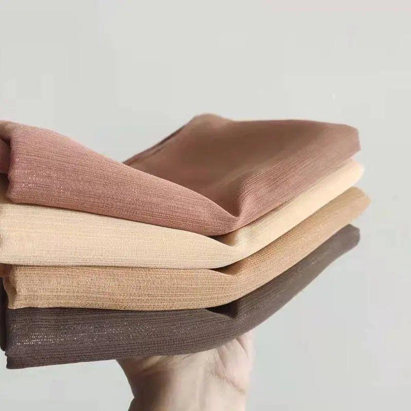 Mariam's Collection Women's hijab in Solid Color with Silver Silk Bronzing (MH022) — Silver detail