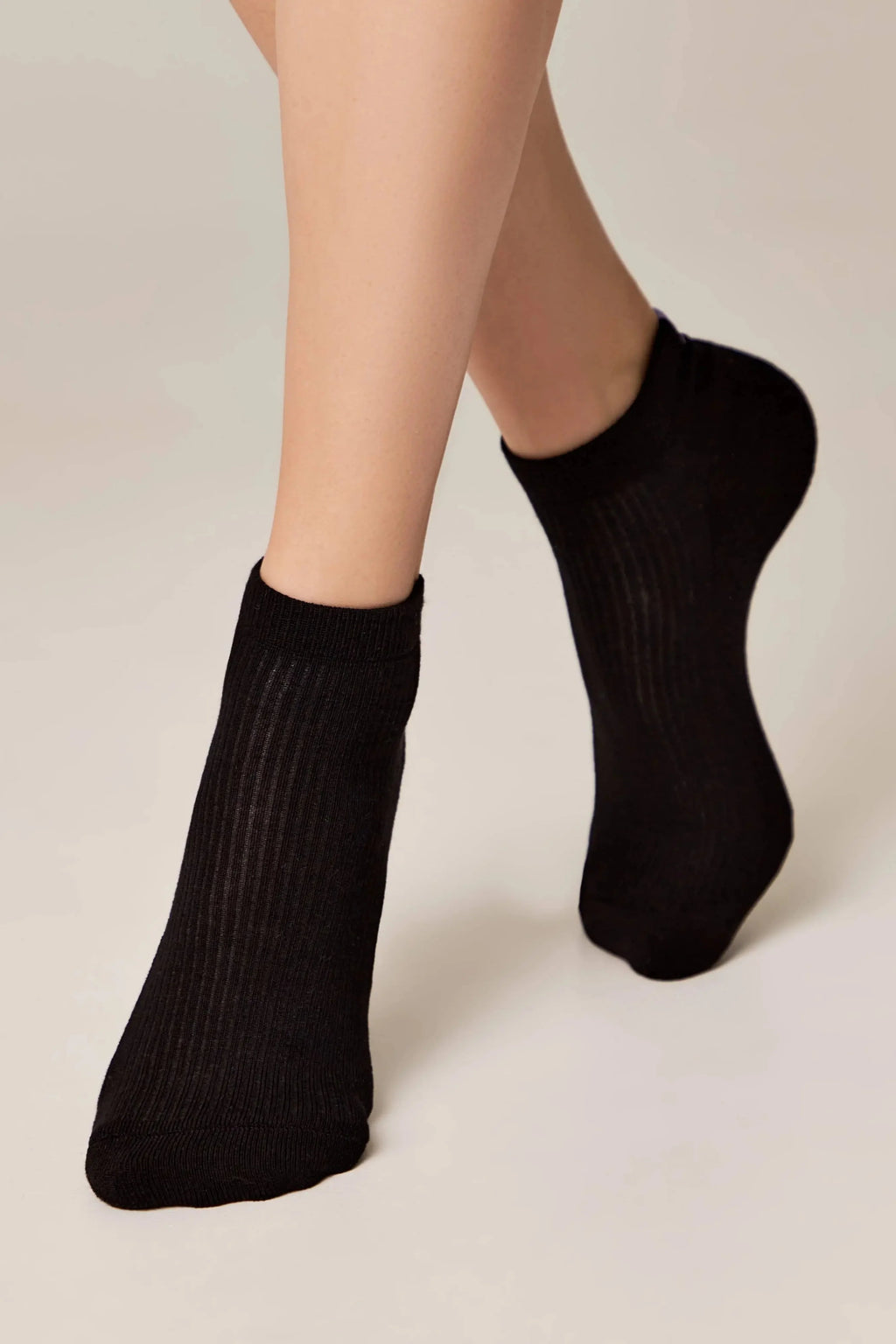 TheRanok.com Cotton Ankle Socks Conte Active 571 - Terry Foot — product on model