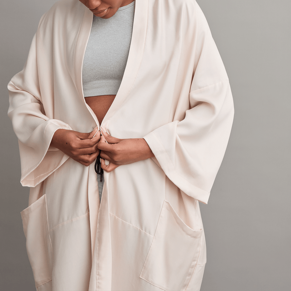 The Kyrgies Robe, view 9