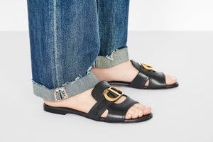 30 Montaigne Mule • Black Calfskin