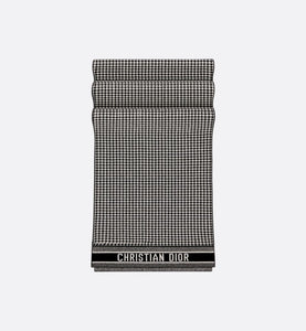 30 Montaigne Scarf • Black and White Blended Cashmere Knit