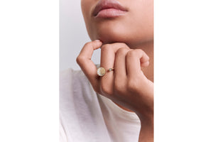 Rose Céleste Ring • Yellow Gold, Diamonds and Mother-of-Pearl