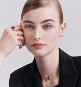 Rose Des Vents Ring • Yellow Gold, Diamonds and Mother-of-Pearl