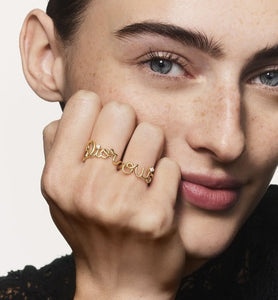 Dioramour Ring • Yellow Gold and Diamond
