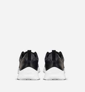 B25 Runner Sneaker • Black Smooth Calfskin and Beige and Black Dior Oblique Jacquard