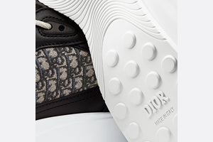B25 Runner Sneaker • Black Smooth Calfskin and Beige and Black Dior Oblique Jacquard