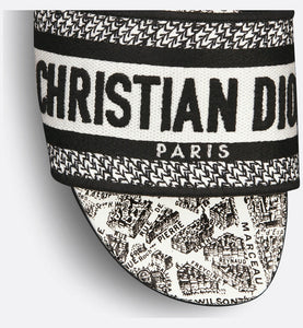 Dway Slide • White and Black Embroidered Cotton with Plan de Paris Motif