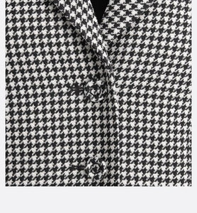 30 Montaigne Bar Jacket • Black and White Single-Breasted Houndstooth Wool