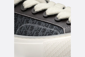 B33 Sneaker • Black Smooth Calfskin and Dior Oblique Jacquard