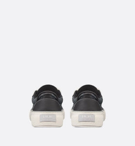B33 Sneaker • Black Smooth Calfskin and Dior Oblique Jacquard