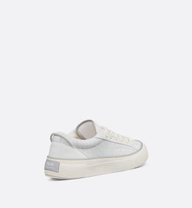 B33 Sneaker • White Smooth Calfskin and Dior Oblique Jacquard