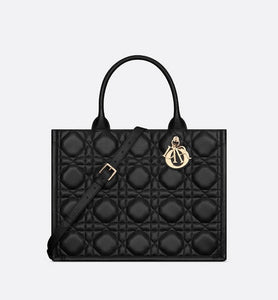 Medium Dior Book Tote • Black Macrocannage Calfskin (36.5 x 28 x 17.5 cm)
