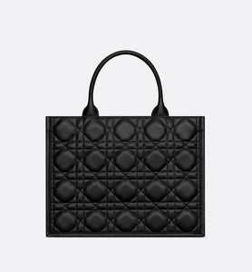 Medium Dior Book Tote • Black Macrocannage Calfskin (36.5 x 28 x 17.5 cm)