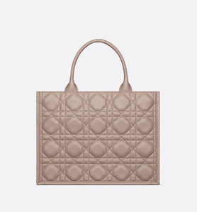 Medium Dior Book Tote • Warm Taupe Macrocannage Calfskin (36.5 x 28 x 17.5 cm)